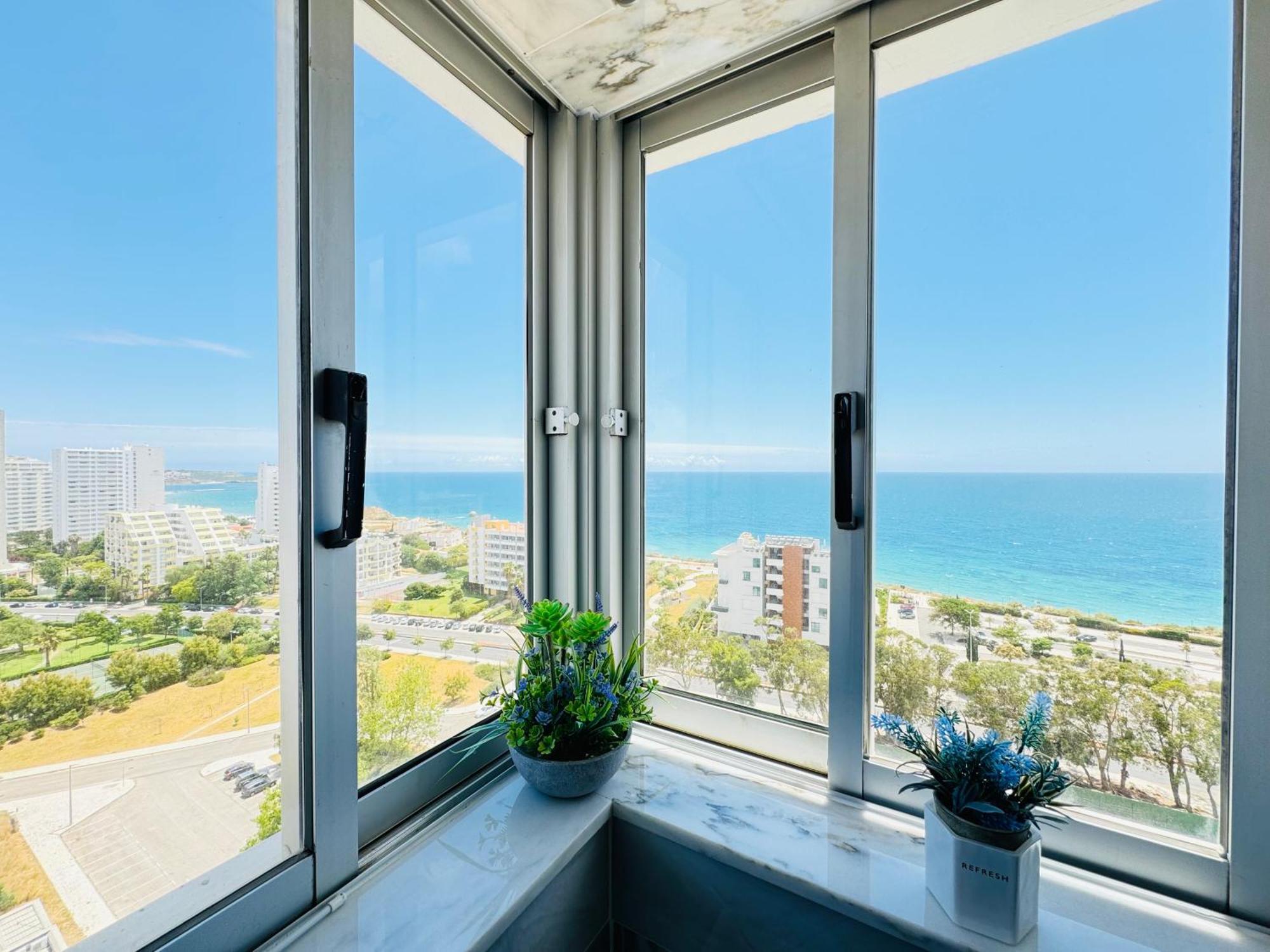 Top Ocean View Apartment - Amazing Sunset - Modern Style - Pool & 200M To Beach Portimao Exterior photo