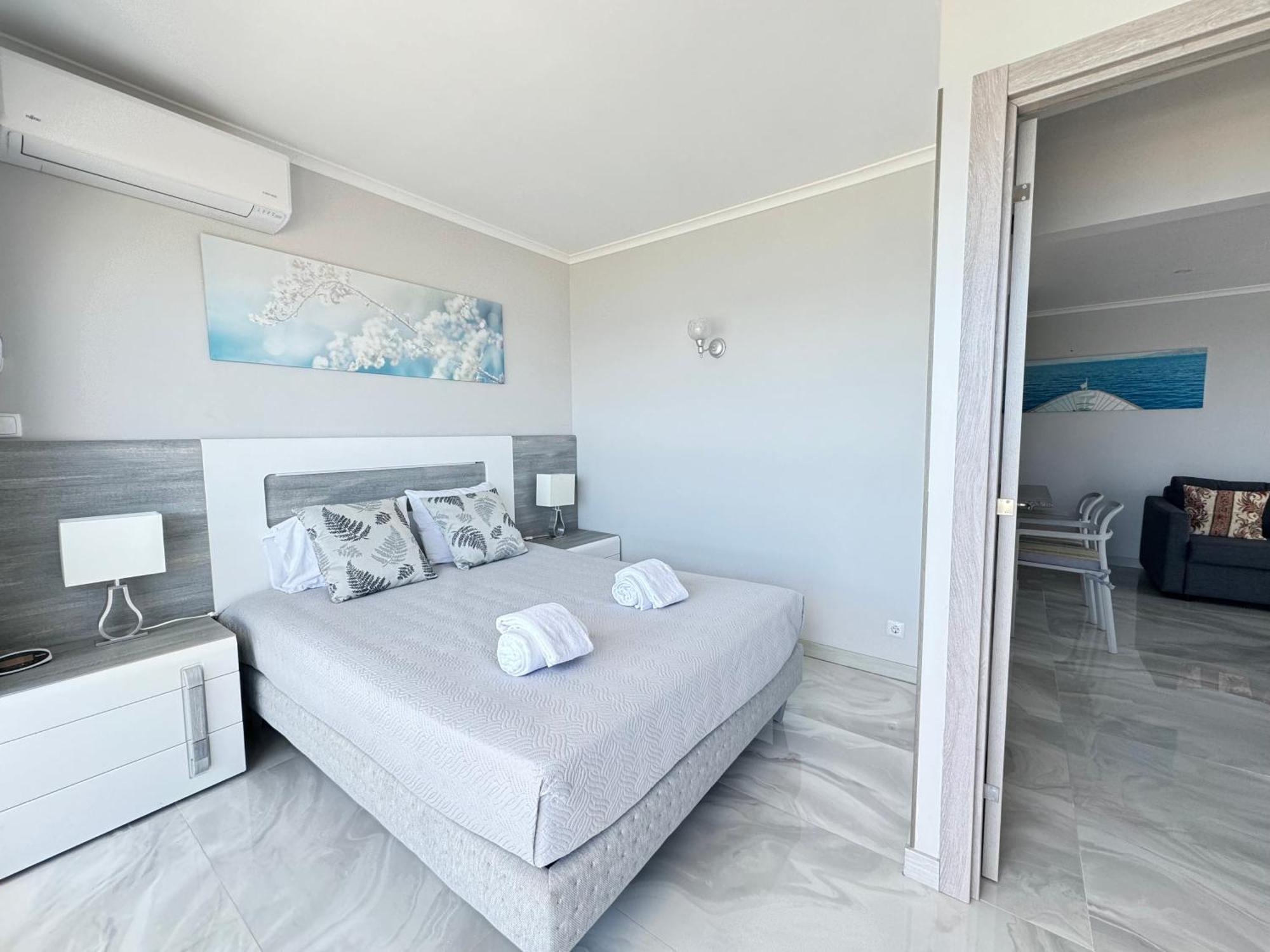 Top Ocean View Apartment - Amazing Sunset - Modern Style - Pool & 200M To Beach Portimao Exterior photo